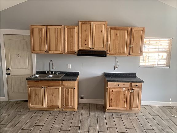 4th image of 2910 Chambers Rd