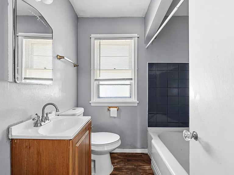988 Glenside Ave — Photo 14