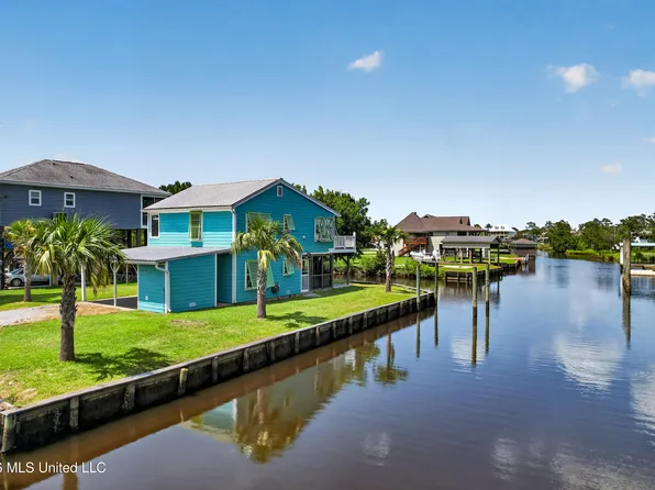 9002 Alabama St, Bay Saint Louis, MS 39520