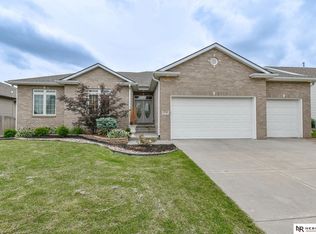 2735 Hoy St, Lincoln, NE 68516