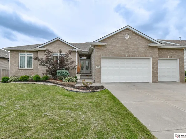 2735 Hoy St, Lincoln, NE 68516