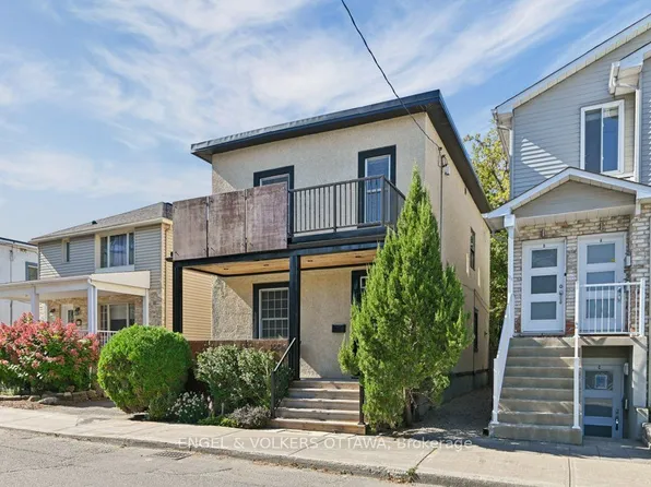 390 Winston Ave, Ottawa, ON K2A 1Y5