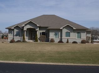 3048 Castleton Xing, Sun Prairie, WI 53590