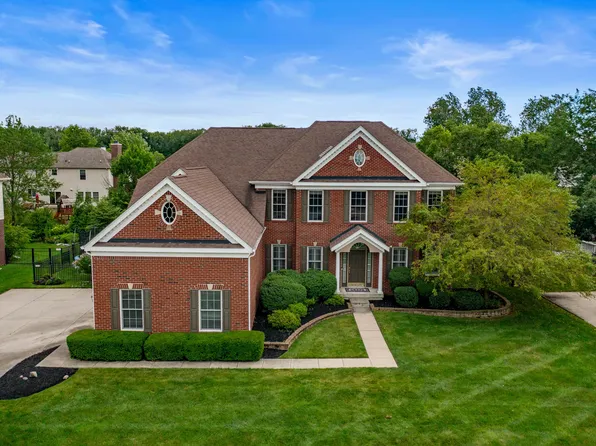 8845 Pin Oak Dr, Zionsville, IN 46077