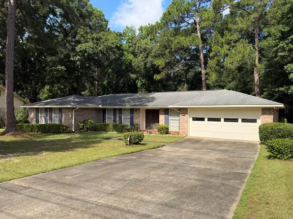 1308 Cambridge Rd, Dothan, AL 36305