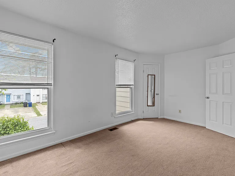 405 Falling Ln #1 — Photo 9
