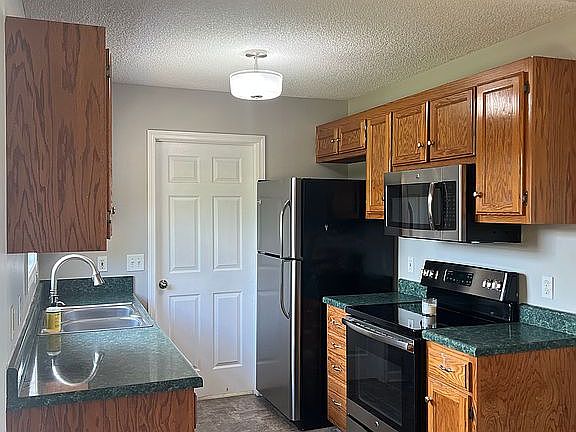 5th image of 104 Jamie Ct