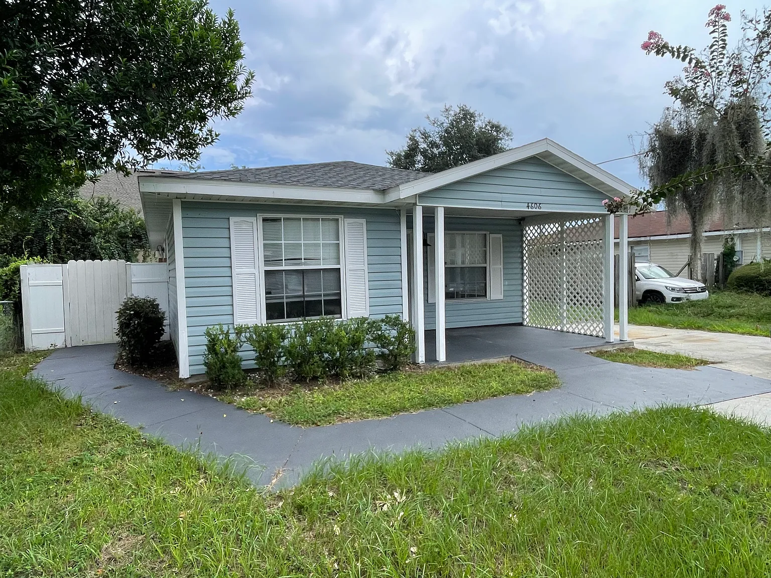 3 bed, 1100 sqft, $1,800 — Photo 1