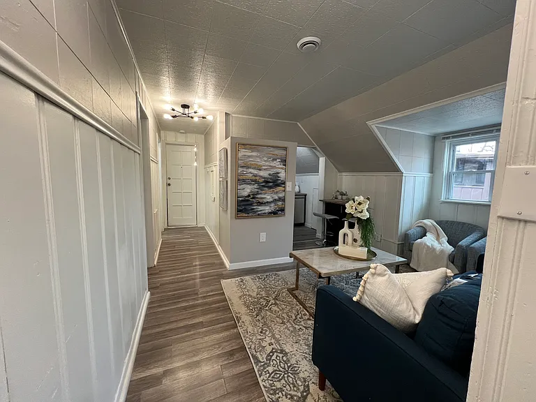 1084 Van Dyke St #301 — Photo 5