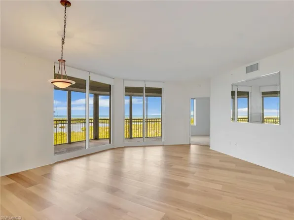 1001 Arbor Lake DR #902, NAPLES, FL 34110