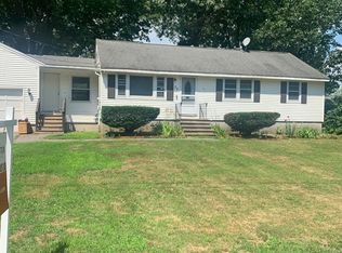 24 Radcliffe Dr, Hudson, NH 03051