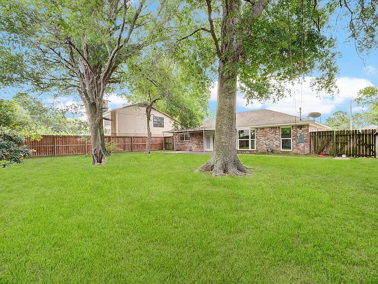 9617 Caffrey St — Photo 30