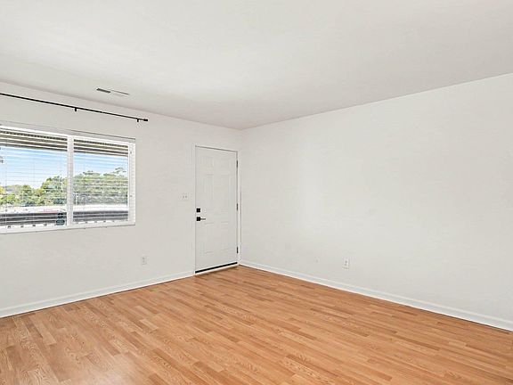 5th image of 603 Wagon Wheel Rd. #203