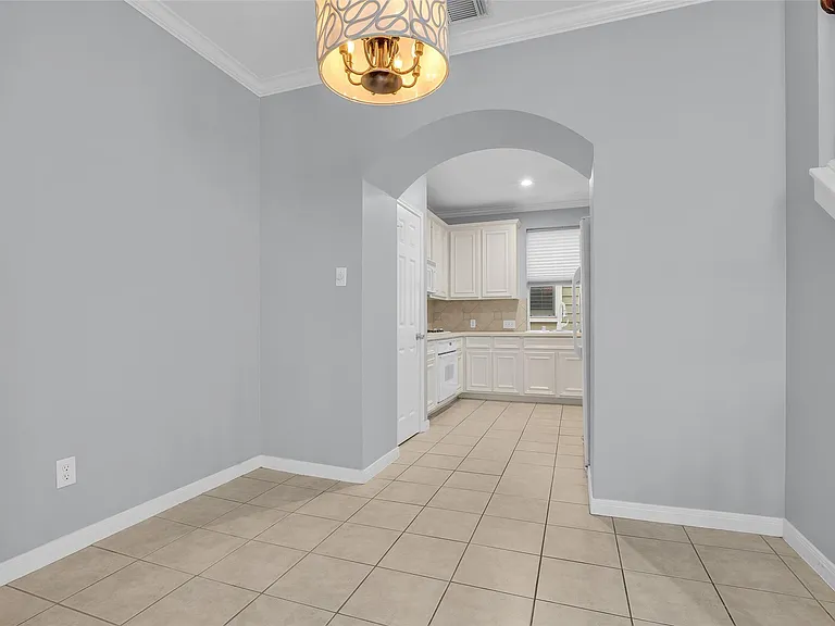 1417 W Webster St — Photo 16