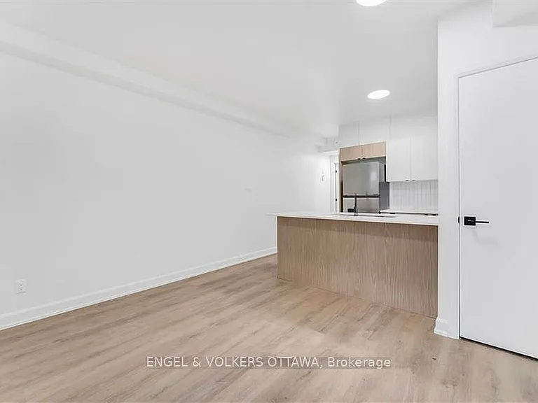 6 B Monk St #1 — Photo 3