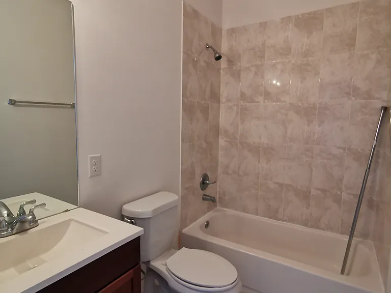 521 N 34th St #B1 — Photo 14