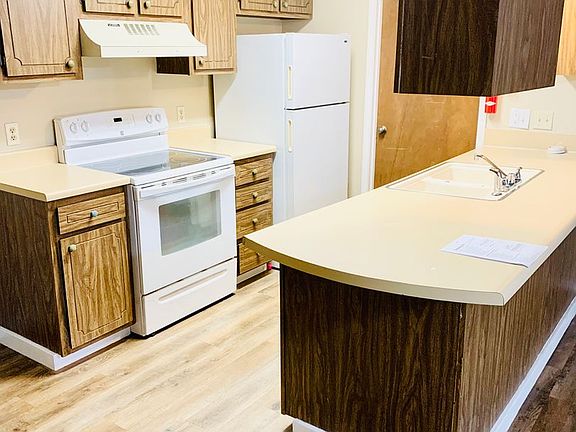 2nd image of 4042 Huntington Ln #4