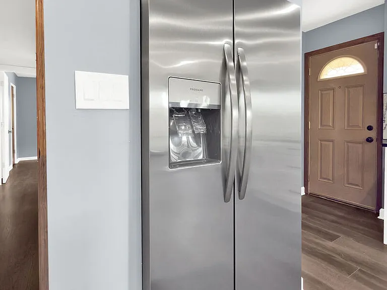 5845 S Sayre Ave — Photo 15