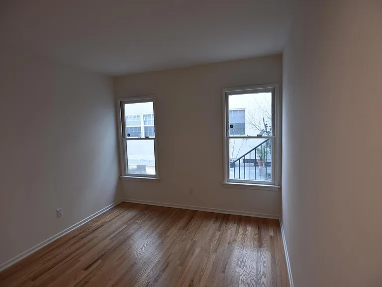 1748 Winona Blvd #1 — Photo 6