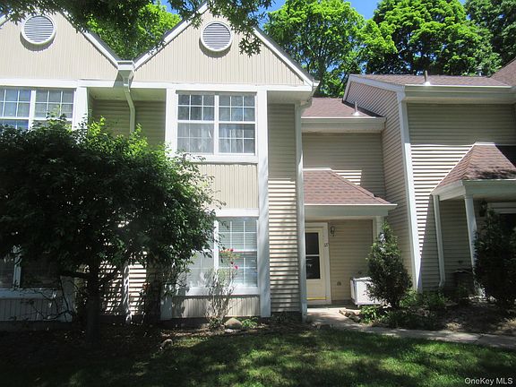 2nd image of 127 Creekside Circle