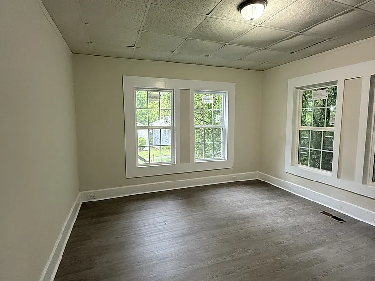 513 Oak Pl — Photo 6