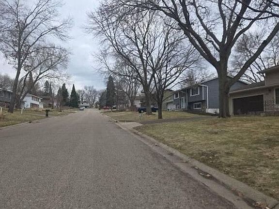 4th image of 488 Crestview Dr S