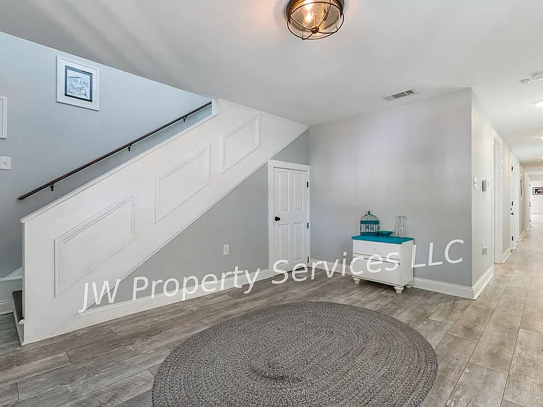 324 N Roman St — Photo 10