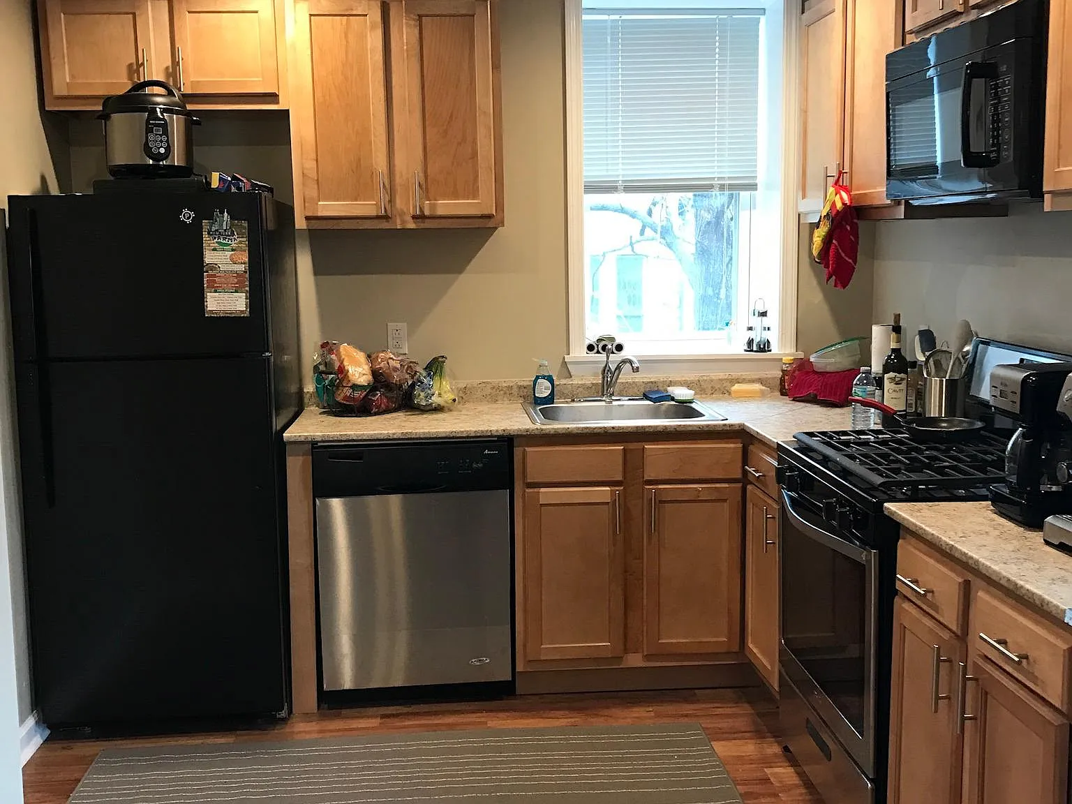 3 bed, 1400 sqft, $1,495 — Photo 1