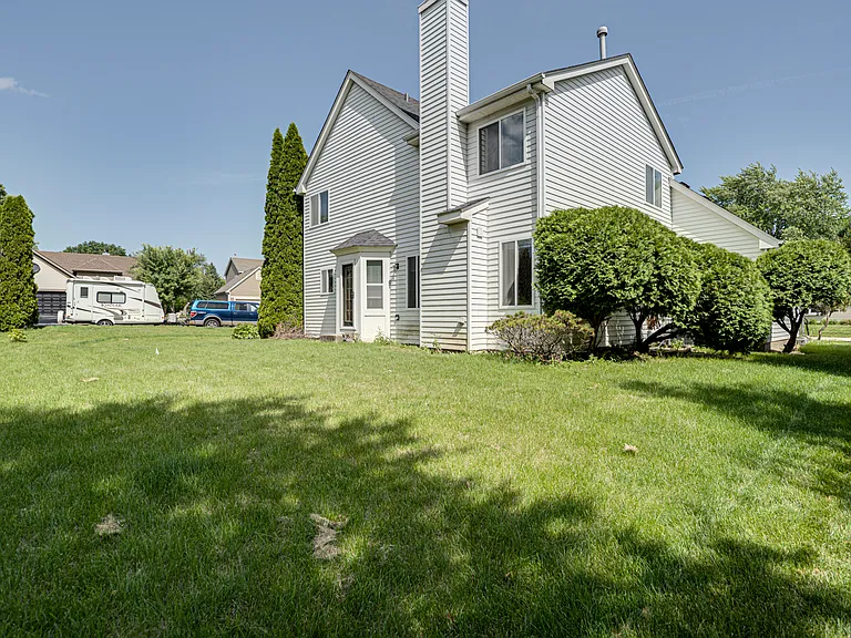 2464 Blue Spruce Ln — Photo 29