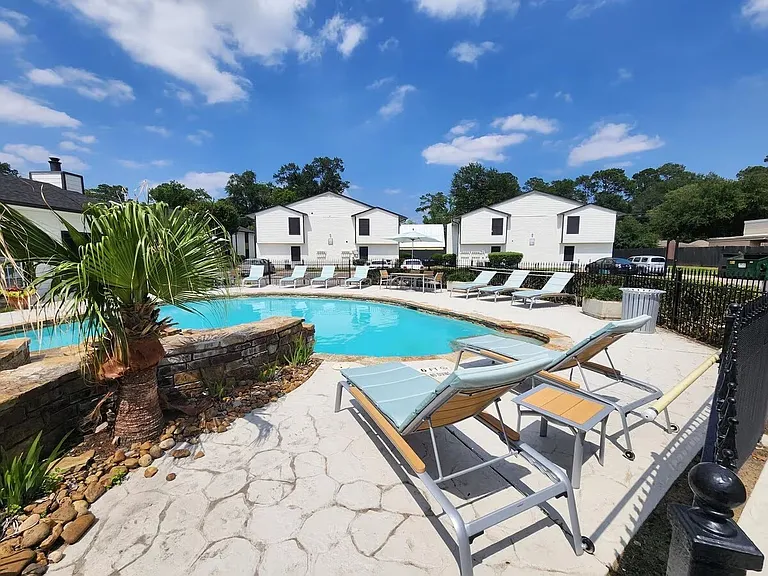 Experience the vibrant lifestyle at Cali Crossing Apartments, where refreshing poolside relaxation meets modern living. Enjoy spacious interiors and a welcoming community. Don't miss out on your dream homeschedule a tour today!