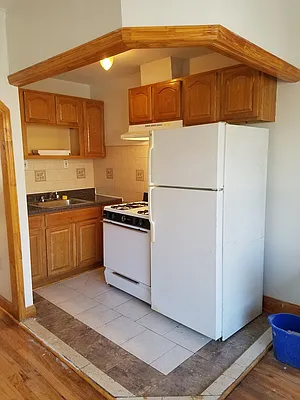 Rented by Space Link Realty | media 8