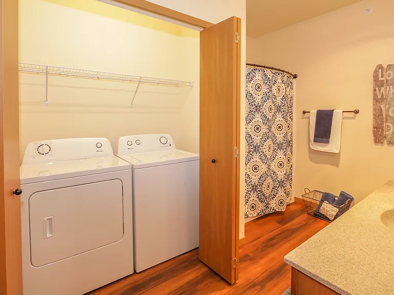 Jackson- In-Unit Laundry