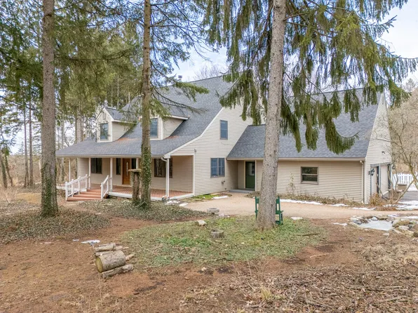 7609 Kilkenny Dr, Brighton, MI 48116