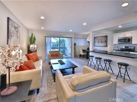4632 Park Granada, Calabasas, CA