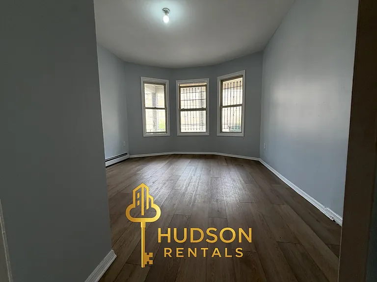 200 Bergen Ave #1 — Photo 5
