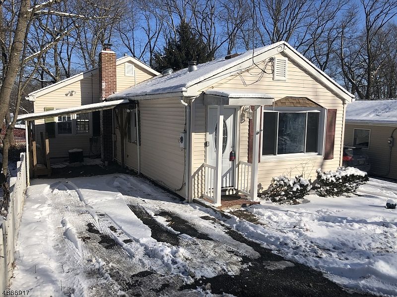 523 Brooklyn Mountain Rd Hopatcong, NJ, 07843 Apartments for Rent