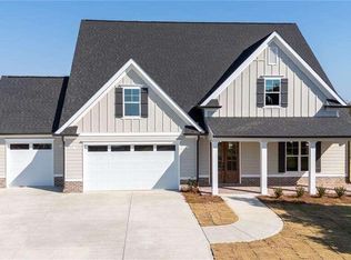 131 Telluride Trl NE, Calhoun, GA 30701