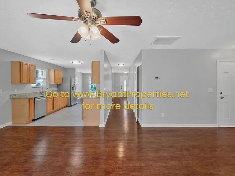 2872 Creekbend Dr — Photo 13