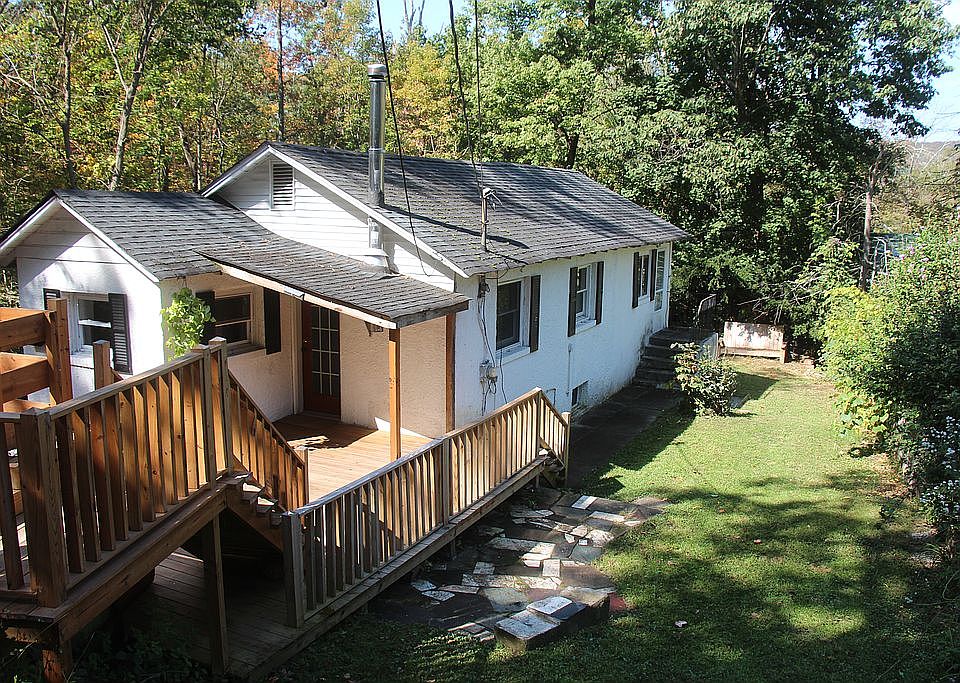 1st image of 3 Oakwood Ave