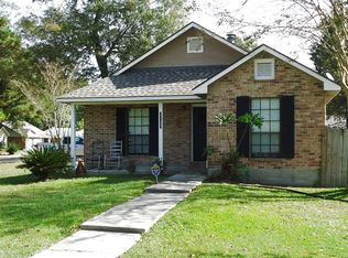 11196 Henson Dr, Greenwell Springs, LA 70739