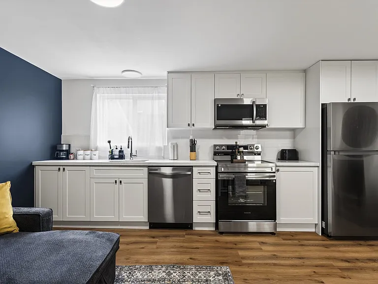 610 King St E #1 — Photo 6