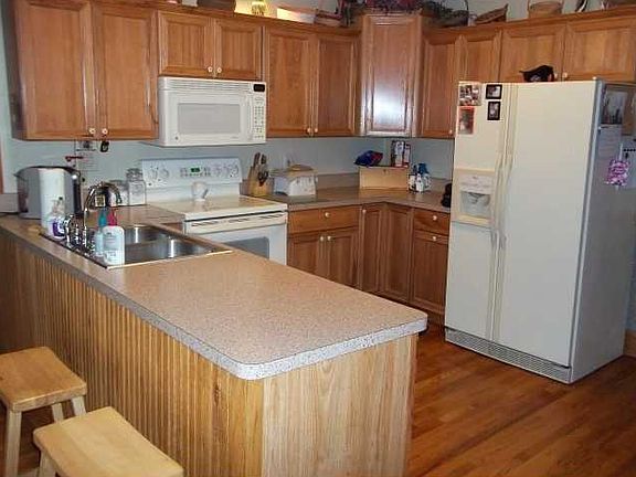 3rd image of 7 S Miller St