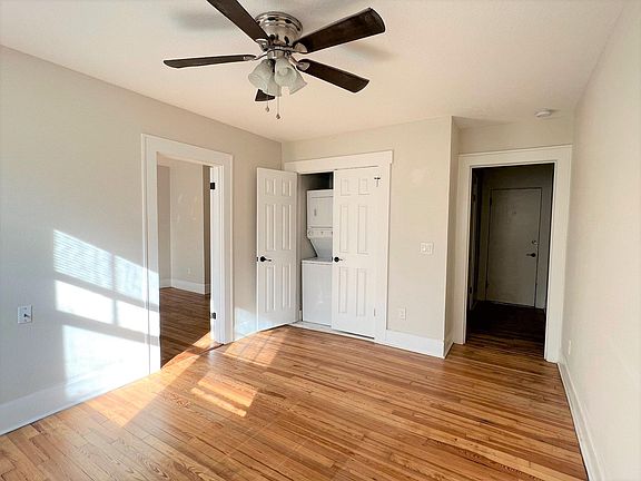 4th image of 360 13th Ave NE APT 14
