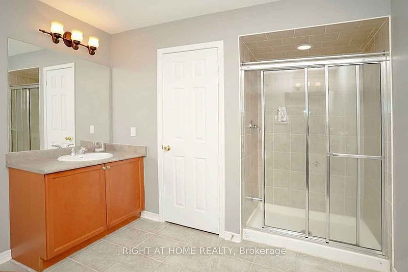 Ajax House for rent - 4 Bedrooms — photo 11