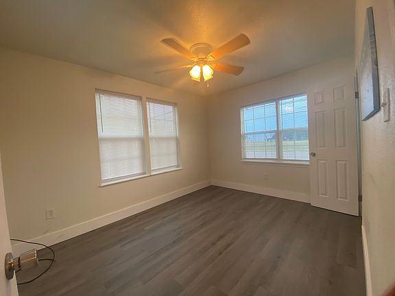 3rd image of 242 W Goodnight Ave #11