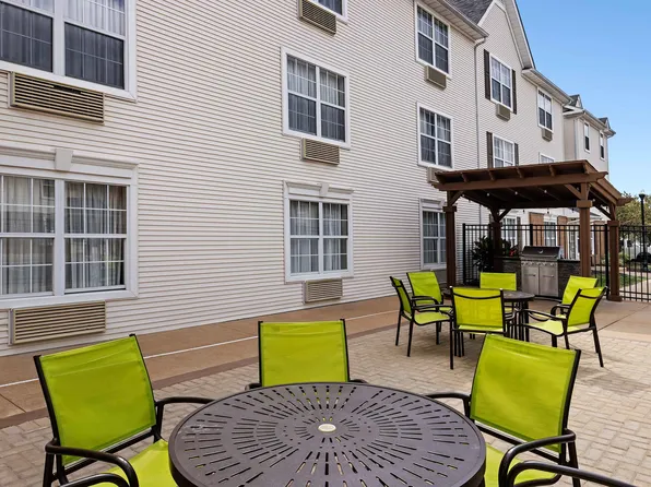 Fenton, 1662 Fenton Business Park Ct, Fenton, MO 63026