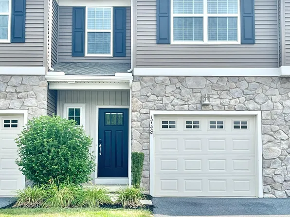 1748 Fairbank Ln, Mechanicsburg, PA 17055