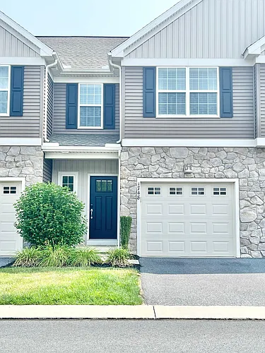 1748 Fairbank Ln Photo 1
