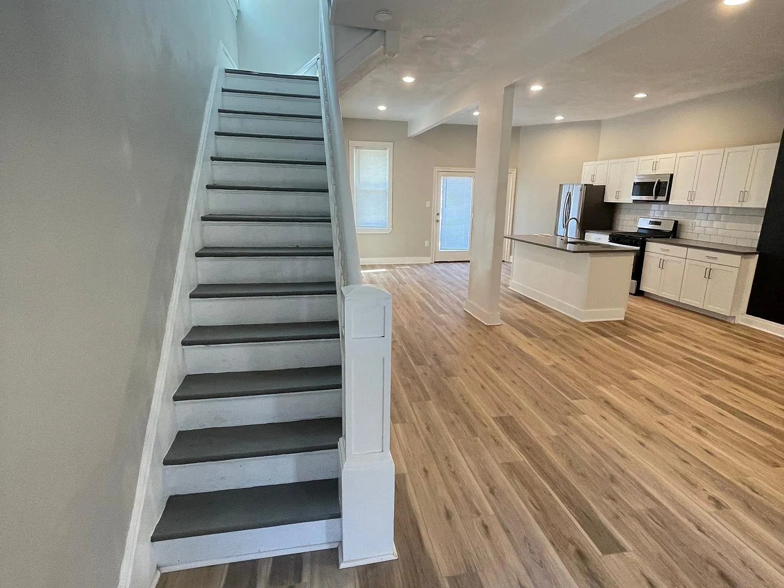 720 Southern Ave — Photo 2