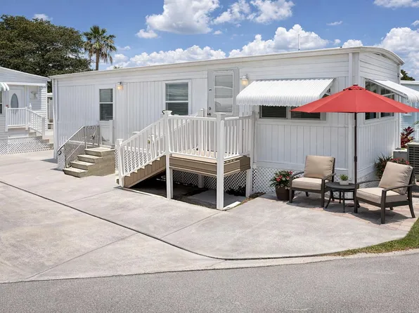 206 Eagle Drive E, Briny Breezes, FL 33435